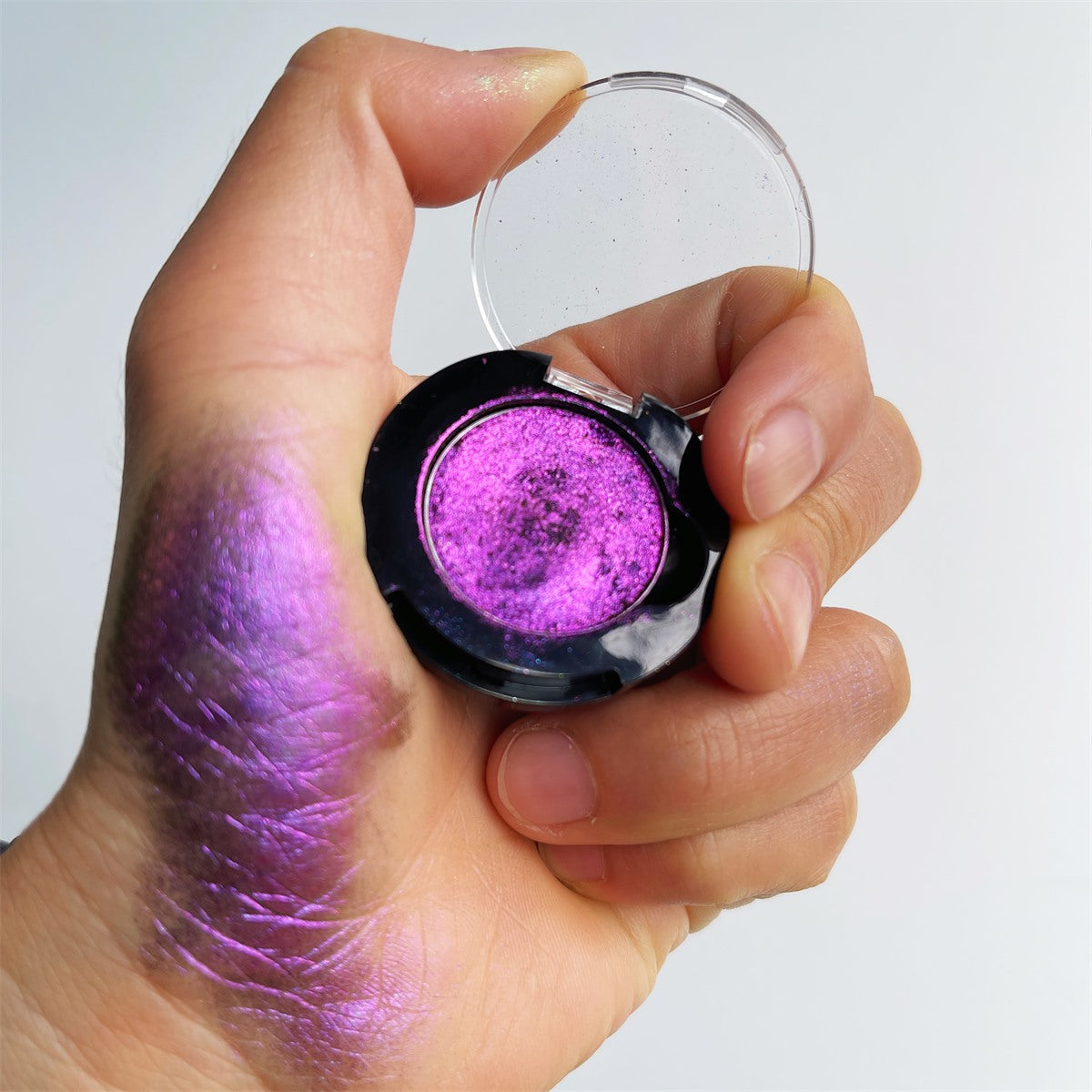 Violet's kiss Chameleon Eyeshadow - Magenta Purple Duochrome Glitter
